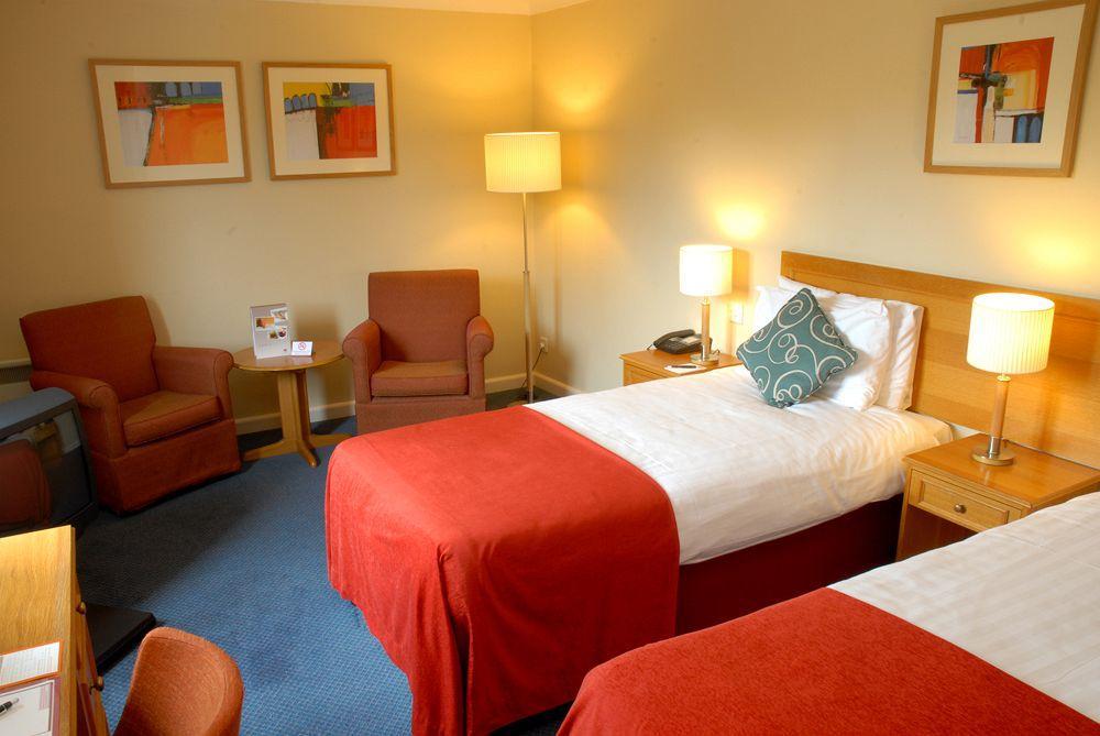 Oxford Witney Hotel Exterior foto