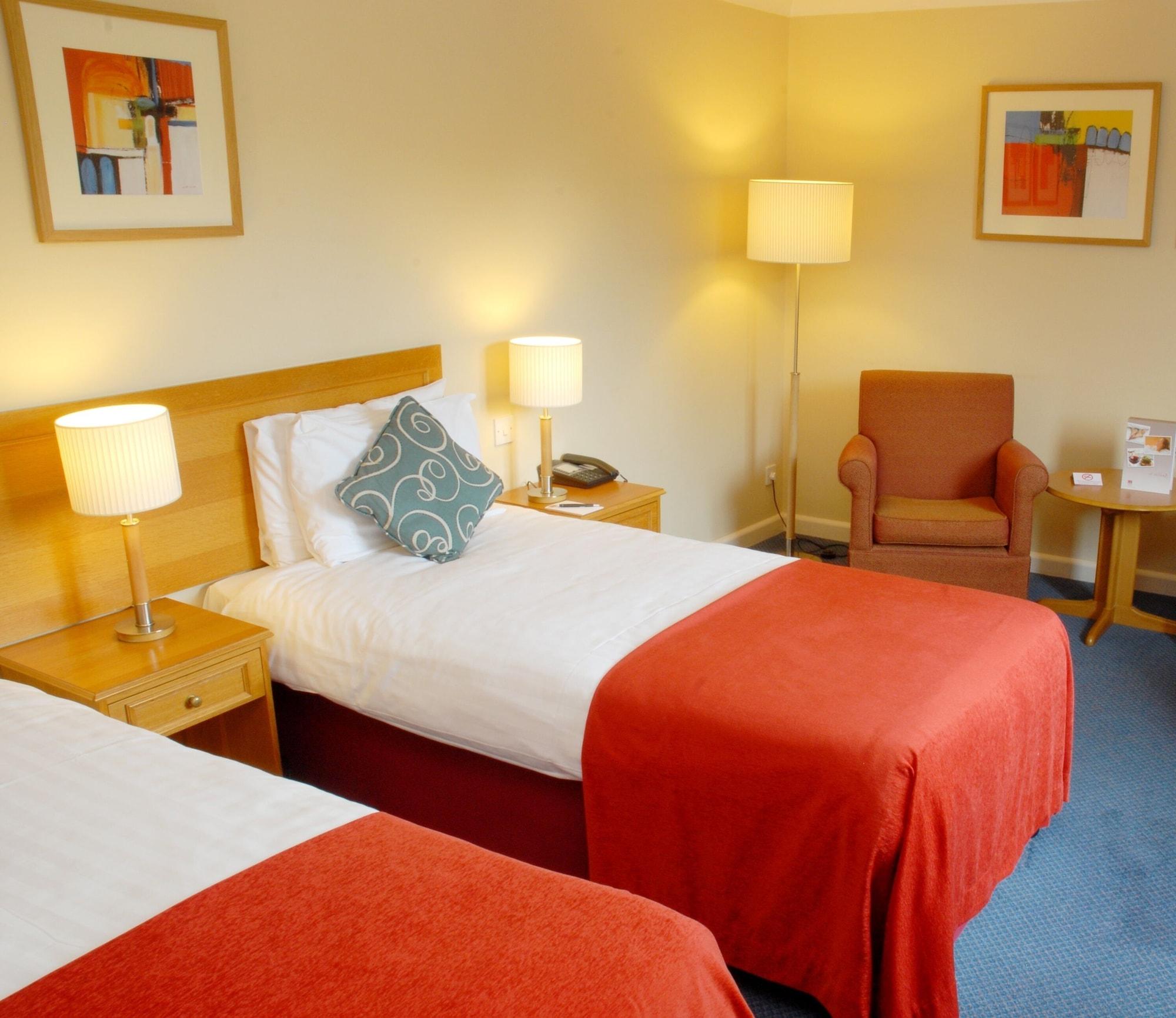 Oxford Witney Hotel Exterior foto