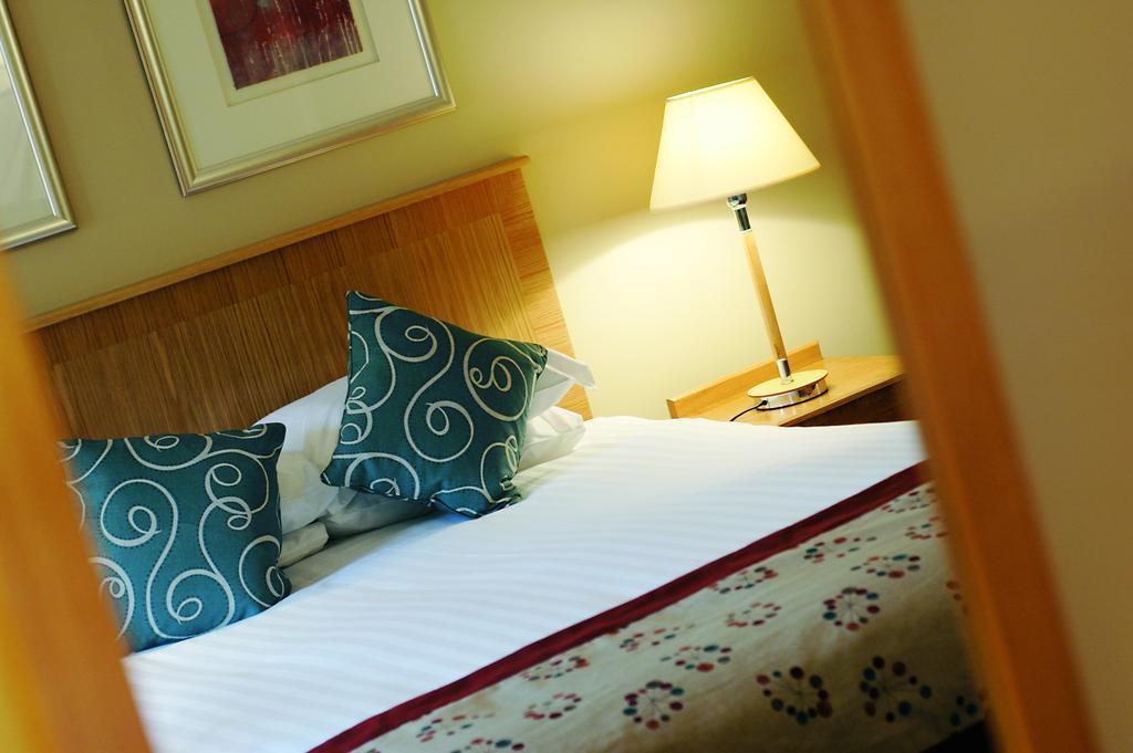 Oxford Witney Hotel Exterior foto
